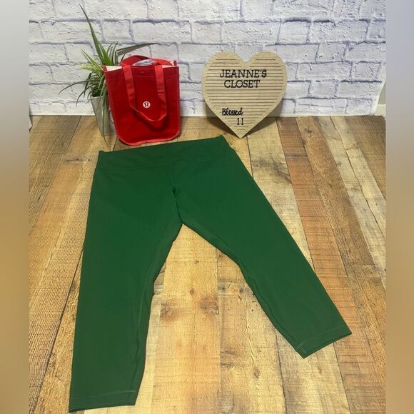 Lululemon Wunder Train High-Rise Tight 25"
Everglade Green size 20 - Picture 1 of 14